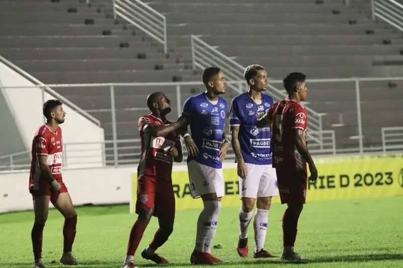No primeiro turno, Gipão venceu o Estrelado em pleno Coaracy da Mata Fonseca, por 3 a 0