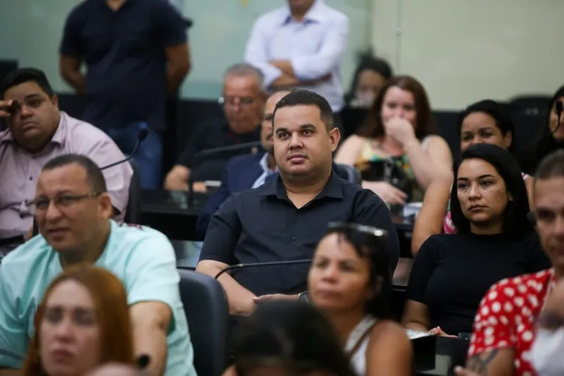 Imagem ilustrativa da imagem DEPUTADOS E POPULAÇÃO COBRAM MELHORIA NO ABASTECIMENTO D’ÁGUA