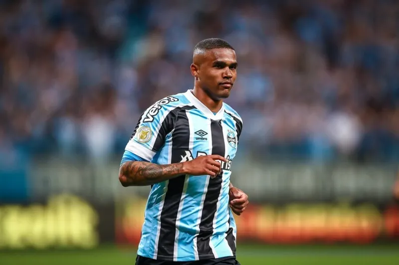 Ex-Grêmio, Douglas Costa joga e mora atualmente nos Estados Unidos
