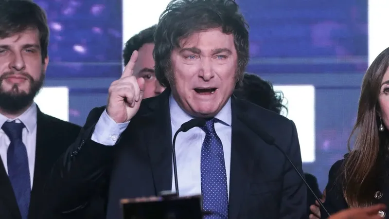 O economista Javier Milei ficou em primeiro nas prévias eleitorais no último domingo