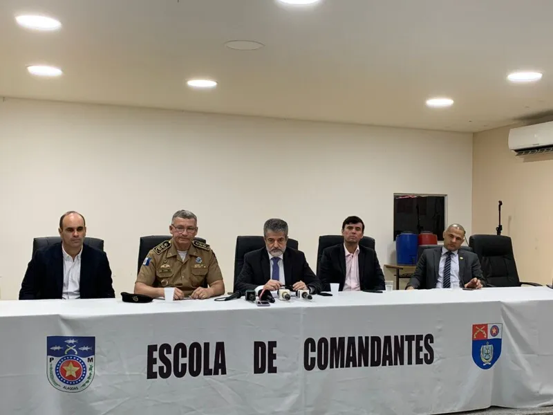 Imagem ilustrativa da imagem ESCOLAS: SSP GARANTE SEGURANÇA E DESCARTA ONDA DE VIOLÊNCIA