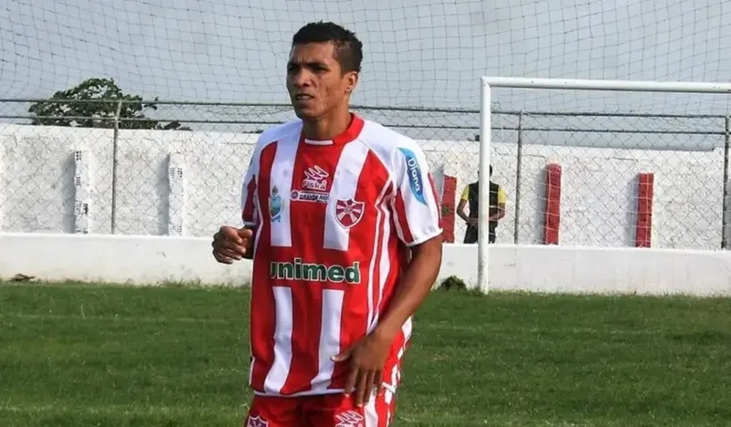 Ex-jogador do Penedense, Marcos Bala morreu nessa terça (28), vítima de parada cardíaca, em Penedo