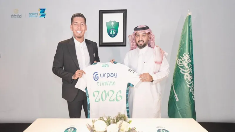 Contrato assinado pelo alagoano Roberto Firmino com o Al-Ahli vai até 2026