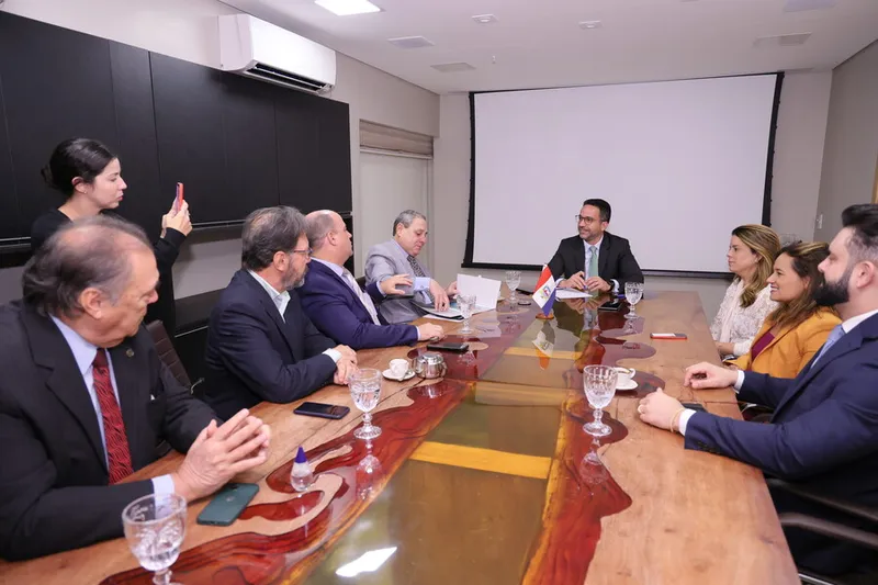 Governador se reúne com representantes da ABNT em Brasília para discutir encontro em AL
