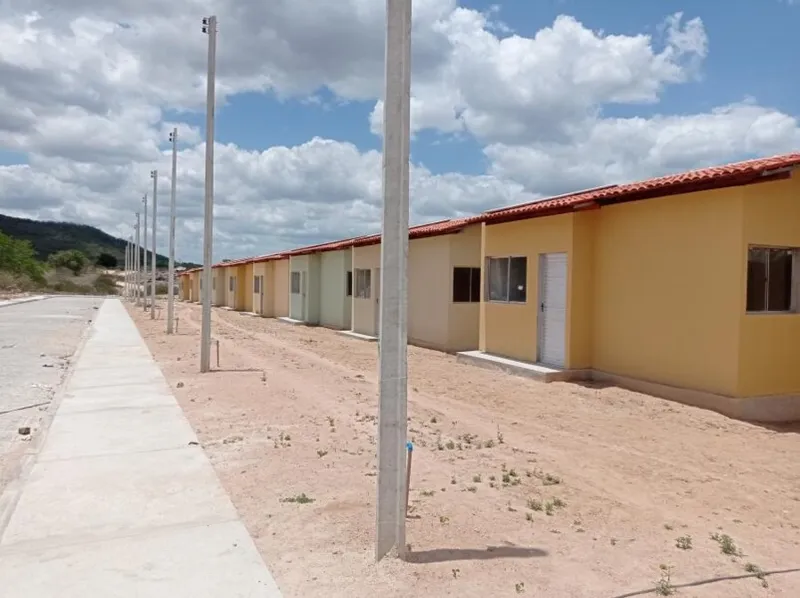 Imagem ilustrativa da imagem GOVERNO DE AL AVANÇA NO COMBATE AO DEFICIT HABITACIONAL NO ESTADO