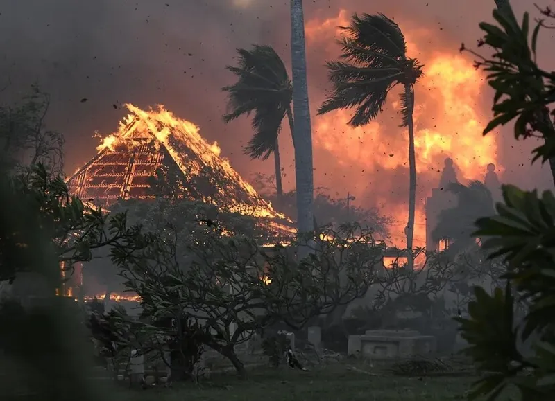 Imagem ilustrativa da imagem INCÊNDIO NO HAVAÍ É MAIS MORTAL DOS EUA NOS ÚLTIMOS 100 ANOS