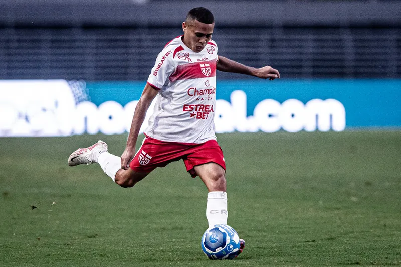 Suspenso, João Paulo é um dos desfalques do CRB para o jogo contra o ABC, neste sábado