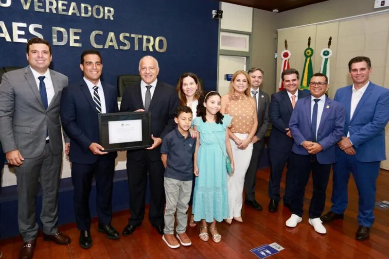 Imagem ilustrativa da imagem JUIZ LUCIANO ANDRADE RECEBE TÍTULO DE CIDADÃO HONORÁRIO