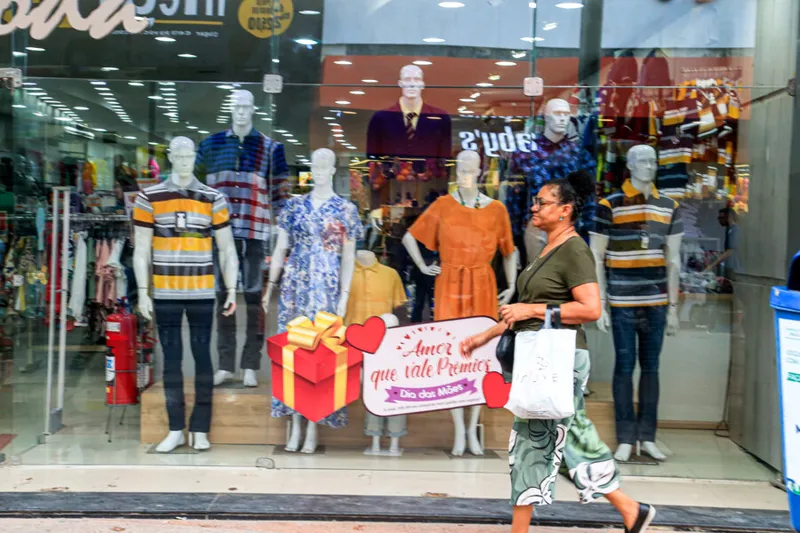 A expectativa dos comerciantes é que o movimento de clientes cresça no fim de semana
