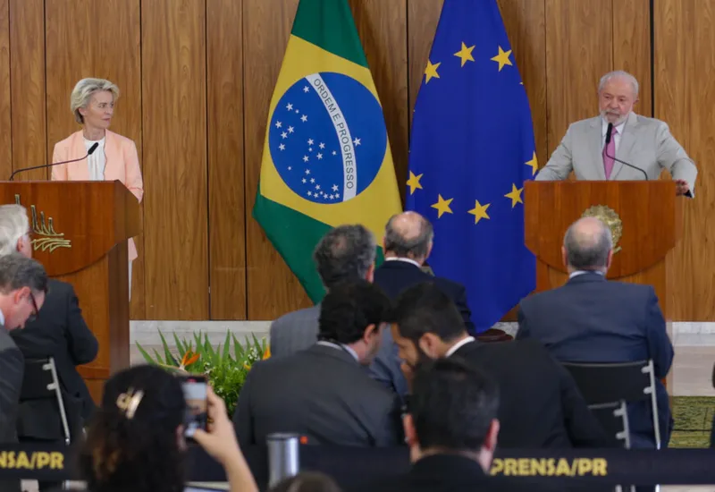 Brasília (DF), 12/06/2023 – O Presidente Luiz Inácio Lula da Silva e a a Presidente da Comissão Europeia, Ursula von der Leyen, durante declaração a imprensa. Foto Valter Campanato/Agência Brasil.