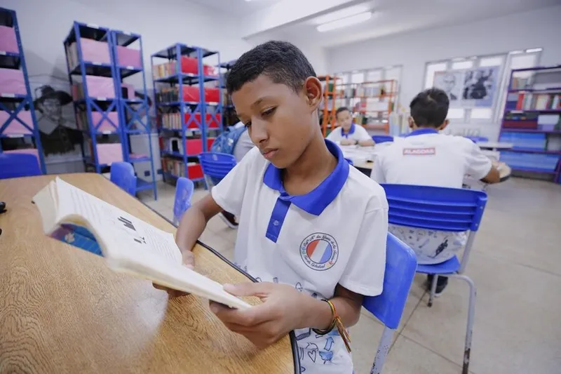 Imagem ilustrativa da imagem MAIS DE 8,6 MIL ALUNOS RETORNAM À SALA DE AULA APÓS BUSCA ATIVA
