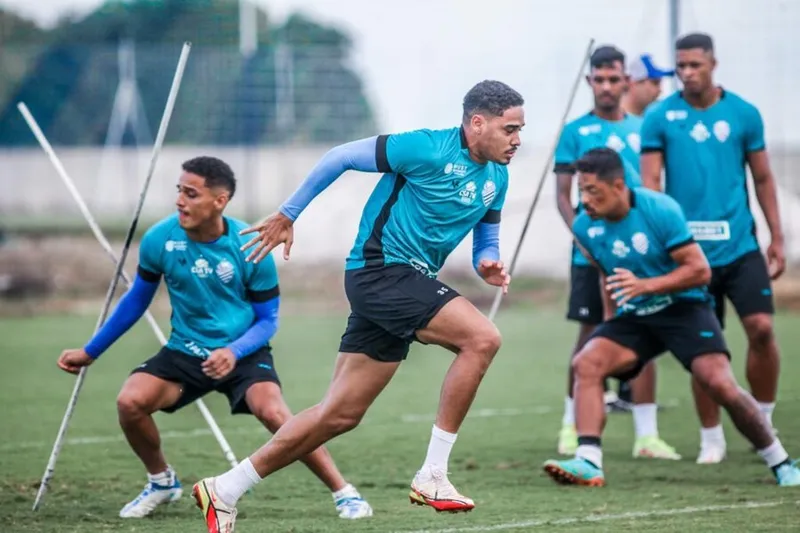Jogadores do CSA já serão comandados pelo técnico Marcelo Cabo, no treino desta sexta