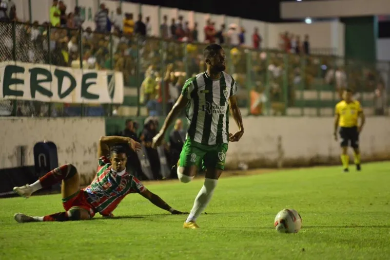 No José Gomes da Costa, Verdão bateu o Tricolorido por 2 a 0 e tem grande vantagem por vaga na Copa do Brasil