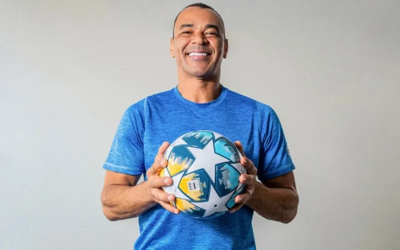 Ex-jogador Cafu dará palestra e autografará livro na Bienal em Alagoas, neste domingo (20)