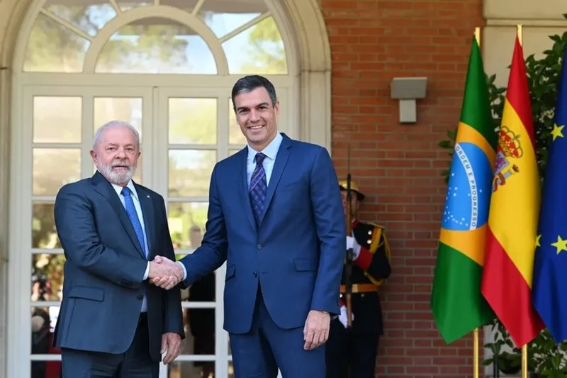 Imagem ilustrativa da imagem ‘NÃO CABE A MIM DECIDIR DE QUEM É A CRIMEIA’, DIZ LULA