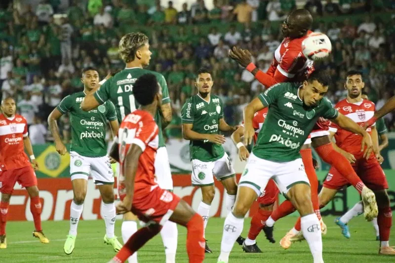 Galo pega um empolgado Guarani, precisando vencer para seguir vivo na Segundona