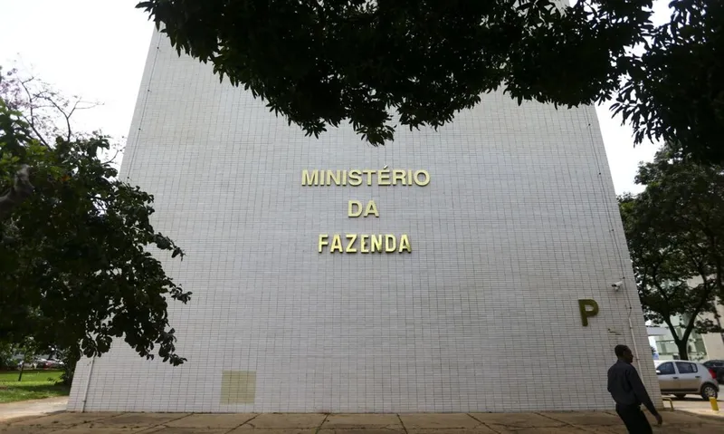 Imagem ilustrativa da imagem PARA CUMPRIR TETO DE GASTOS, GOVERNO DEVE BLOQUEAR R$ 1,7 BILHÃO