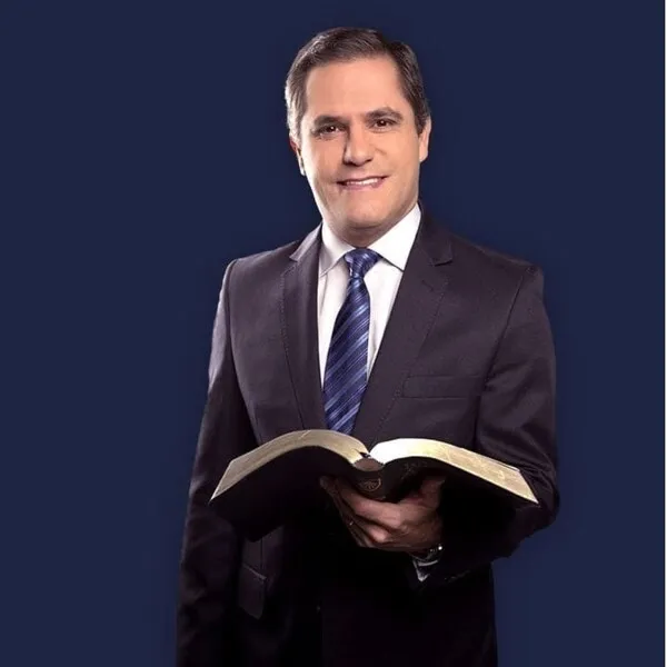 Pastor Gilson Brito é também apresentador do programa diário Minuto com Deus, da TV Novo Tempo