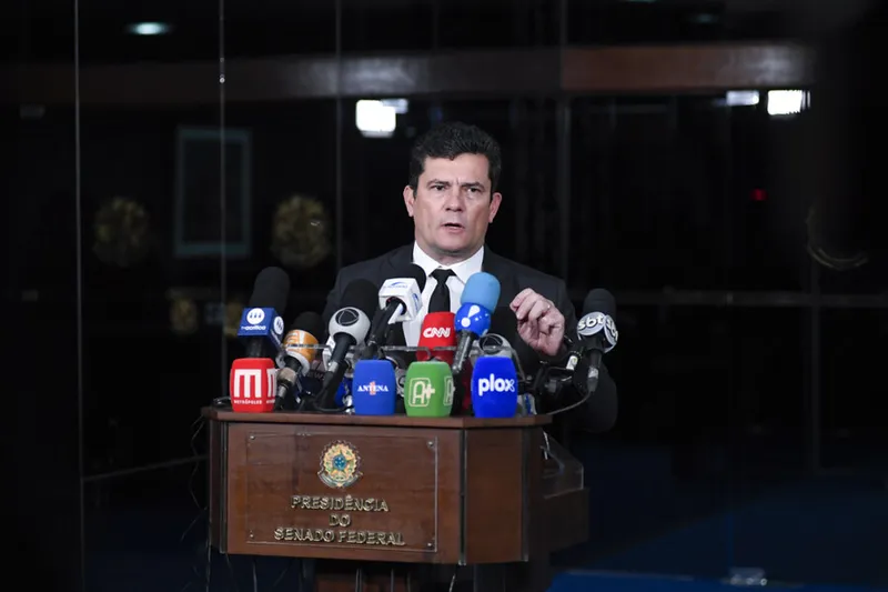 Imagem ilustrativa da imagem PGR PEDE PRISÃO DE MORO POR CALÚNIA CONTRA GILMAR MENDES