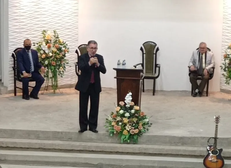 Pastor Carlos Ruben convoca cristãos para que vejam as pessoas à sua margem