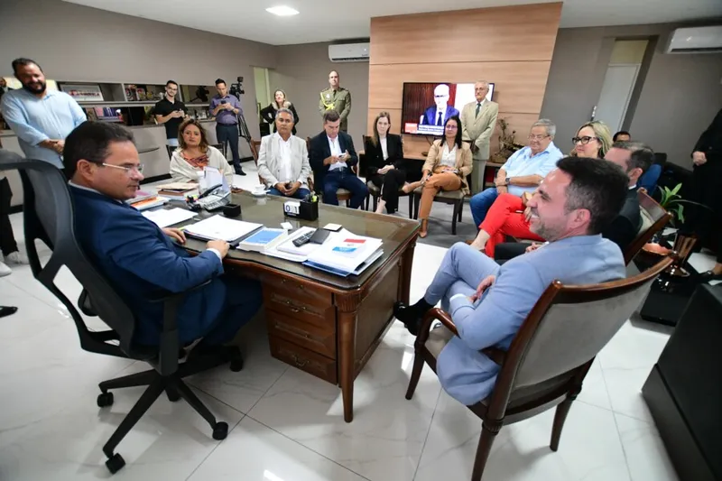 Imagem ilustrativa da imagem PLENÁRIA PARTICIPATIVA DO PPA REÚNE HOJE TRÊS MINISTROS DE LULA EM AL