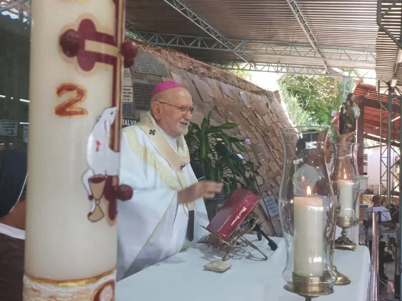 Na missa do domingo (9), arcebispo Dom Antônio Muniz recordou que a ressurreição de Jesus é a chave da fé