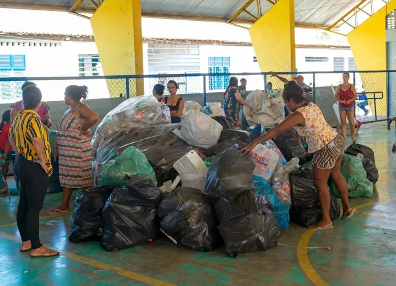 A ação da Braskem envolve alunos, professores e comunidade e aborda economia circular, reciclagem e cooperativismo
