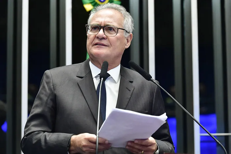 Imagem ilustrativa da imagem RENAN CALHEIROS COBRA SOLUÇÃO PARA MORADORES AFETADOS PELA MINERAÇÃO