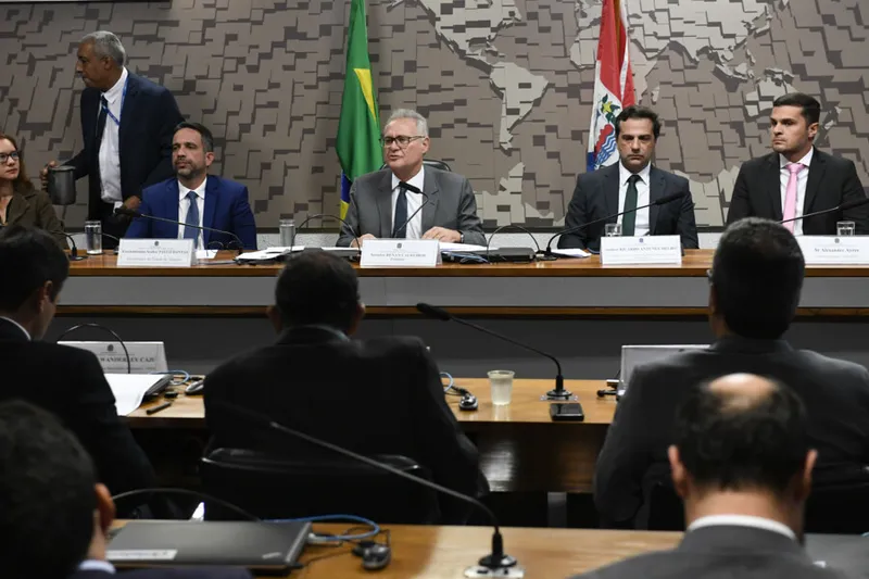 Imagem ilustrativa da imagem RENAN DEFENDE QUE VENDA DA BRASKEM SÓ OCORRA APÓS ‘JUSTA REPARAÇÃO’