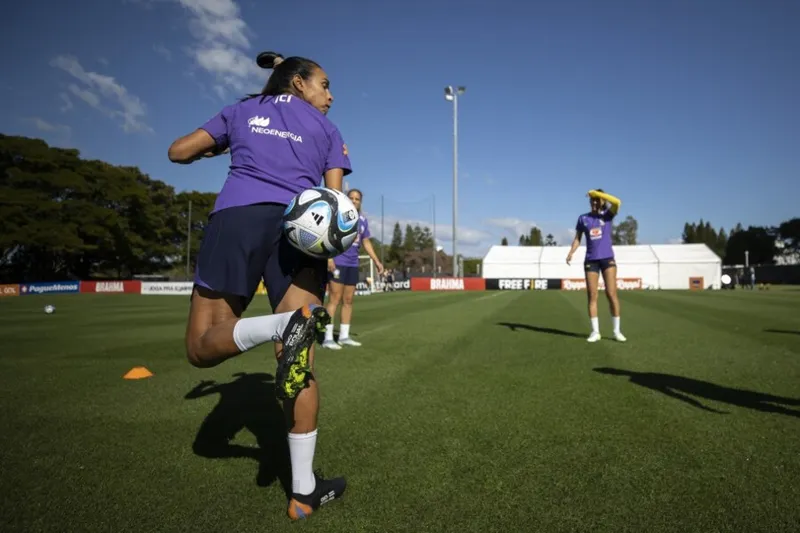 Seleção Brasileira feminina está trabalhando na expectativa de estrear na Copa do Mundo Feminina