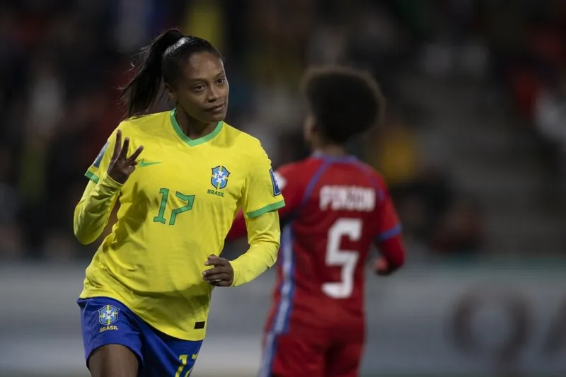 Seleção Brasileira goleou o Panamá, por 4 a 0, na segunda-feira (24), e Ary Borges fez três gols