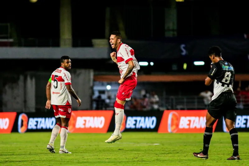 Artilheiro da competição, Renato foi escolhido pela imprensa alagoana como craque do Campeonato Estadual