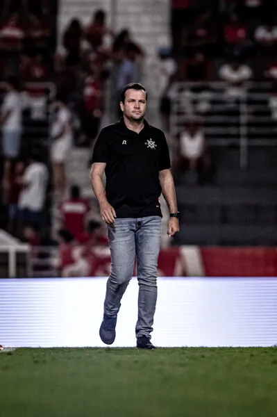 Treinador regatiano diz que faltou contundência defensiva e ofensiva na partida contra a Chapecoense