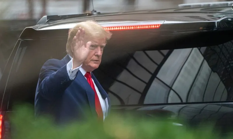 Imagem ilustrativa da imagem TRUMP VIRA RÉU E SE DIZ INOCENTE NO CASO DOS DOCUMENTOS SECRETOS