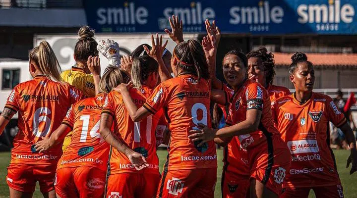 Meninas da UDA passaram pela fase de grupos e estão há dois jogos de conquistar acesso inédito para Alagoas