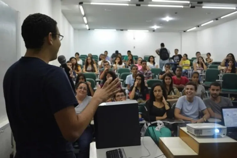 Imagem ilustrativa da imagem UNIVERSIDADES DE AL OFERECEM CURSOS PRÉ-ENEM GRATUITOS