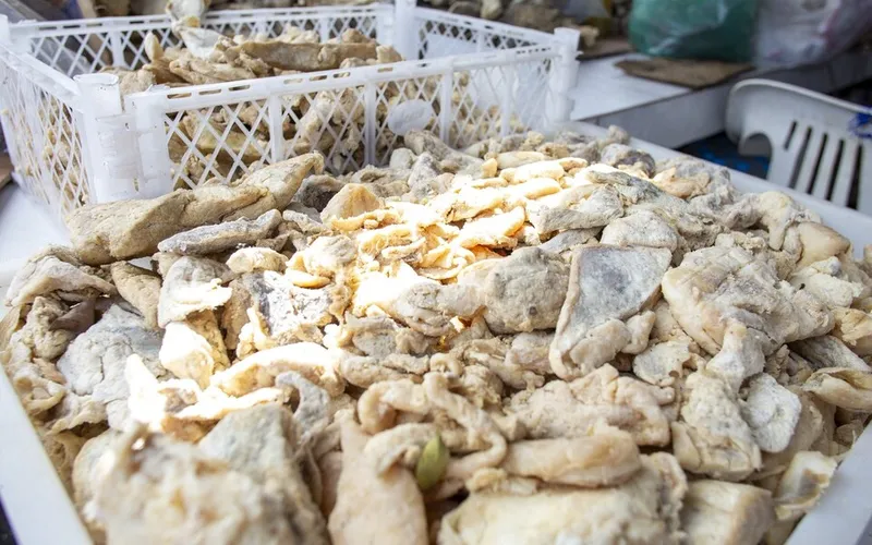Alimentos estavam armazenados fora dos padrões estabelecidos para a conservação
