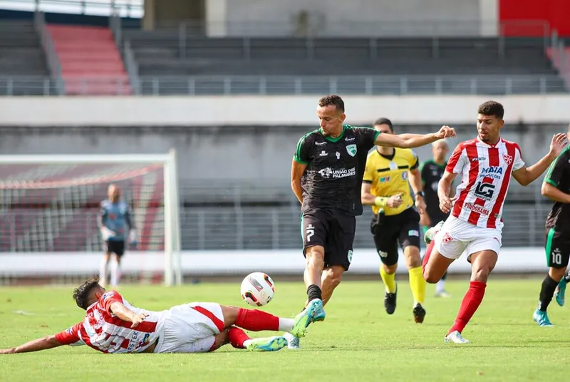 No Rei Pelé, Pantera Verde e Alvirrubro fizeram um duelo muito movimentado, mas sem assinalar gols