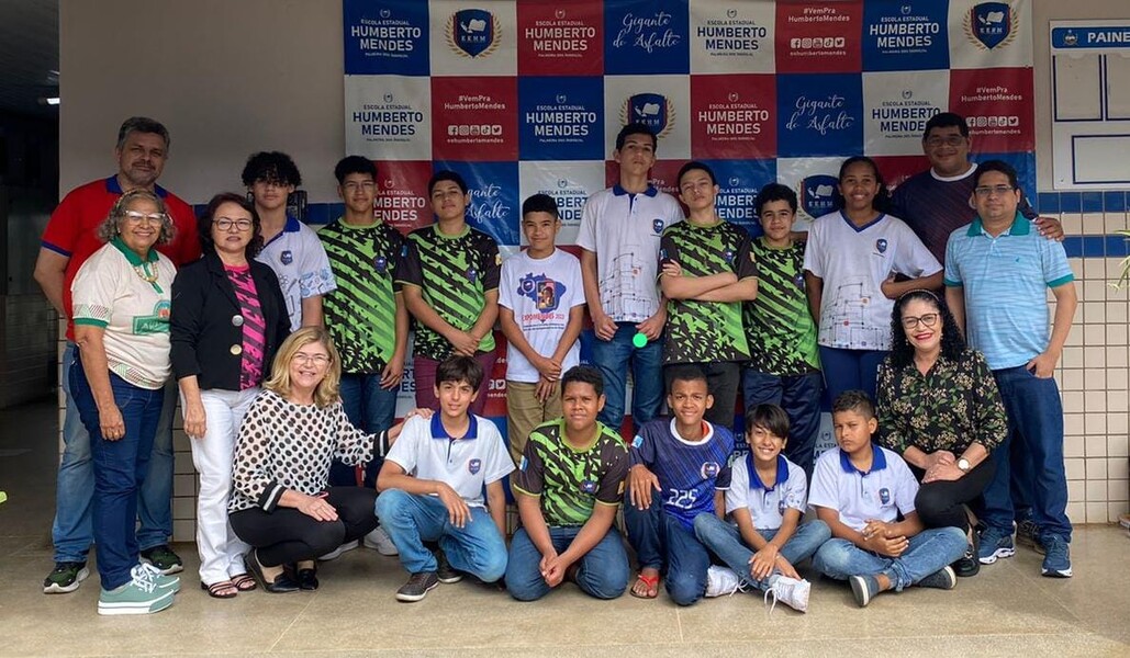 As escolas e estudantes premiados celebram o resultado na Olimpíada Internacional Matemática sem Fronteiras