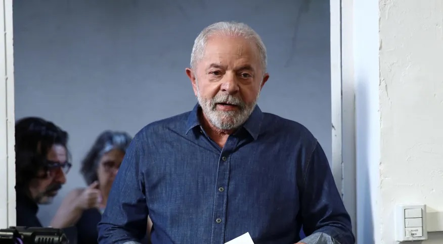 Imagem ilustrativa da imagem PLANALTO TENTA REMARCAR PARA ABRIL VIAGEM DE LULA À CHINA