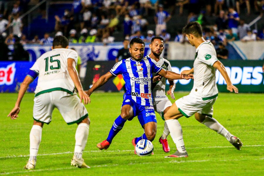 Em boa fase, CSA reencontra o Altos e quer encostar no pelotão de cima da Série C