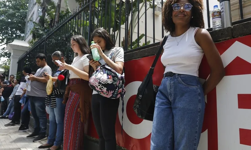 Em todo o País, o primeiro dia do Enem de 2023 registrou ausência média nacional de 28,1%