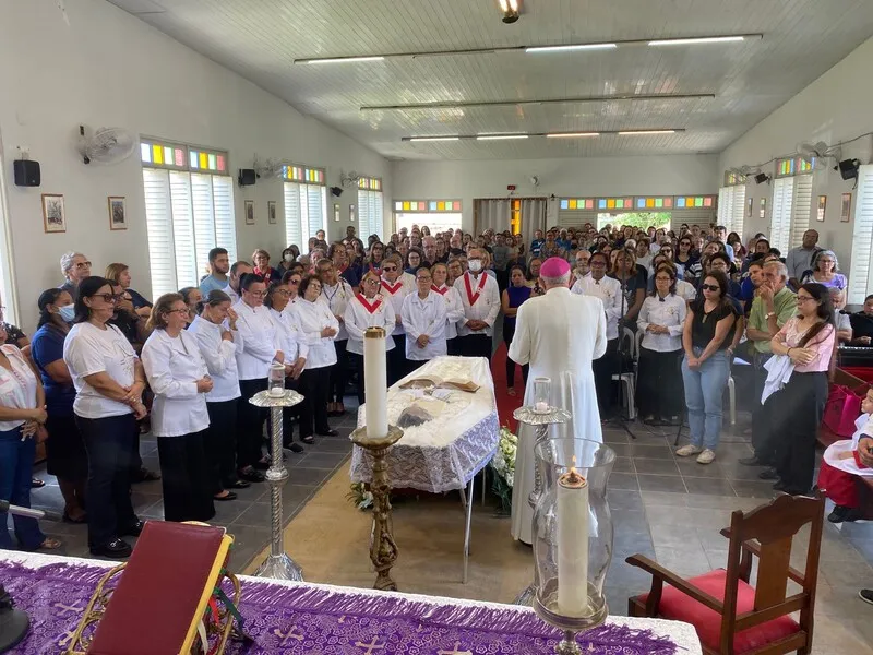 Corpo do padre Michael chegou na madrugada do último dia 6 e ficou sendo velado na igreja matriz até as 15 horas