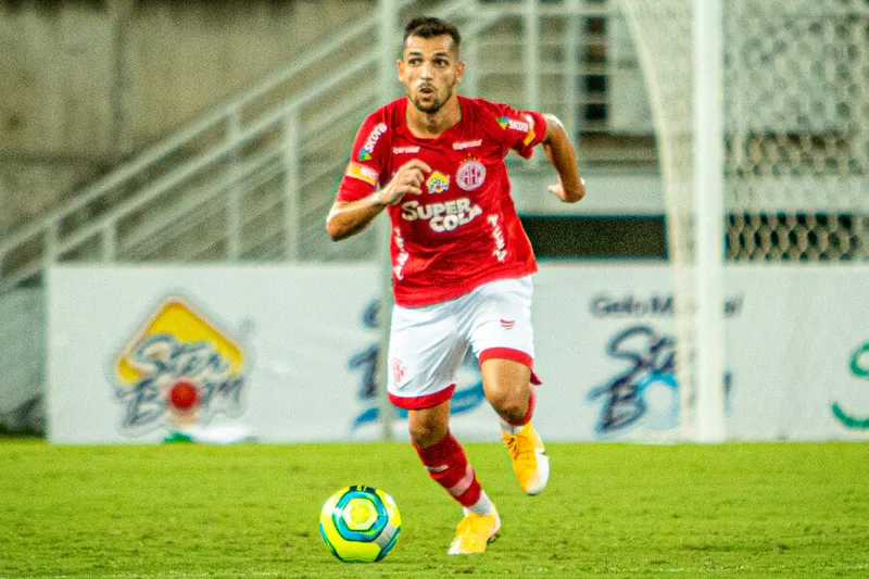 Volante Alleff foi campeão da Série D do Brasileiro do ano passado, junto com Leandro Sena, no América de Natal