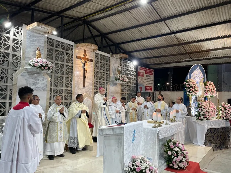 Na noite da sexta-feira (13), Arquidiocese de Maceió realizou missa de criação de uma nova paróquia no Benedito Bentes
