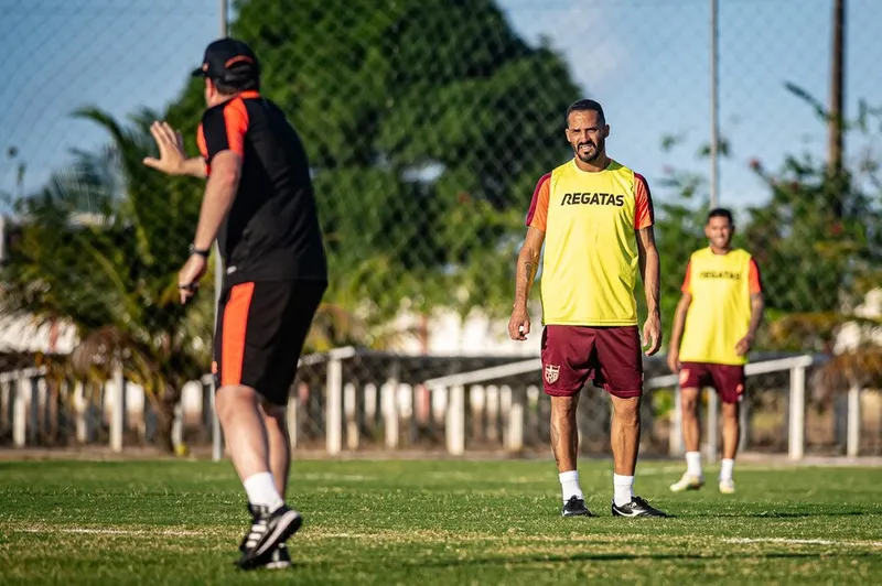 Anselmo Ramon pode estar disponível no time do CRB para o jogo contra o Vitória, neste domingo (10)