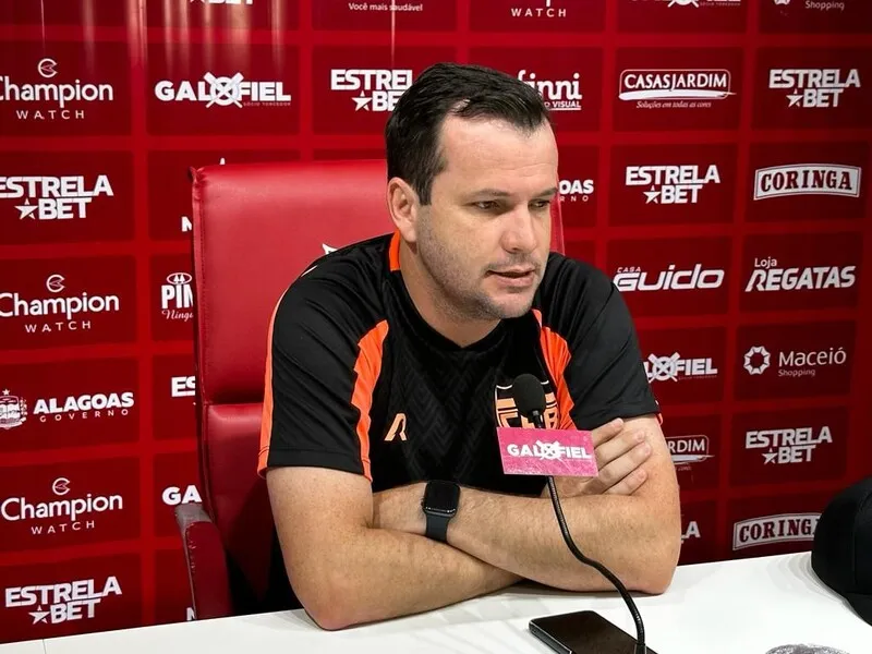 Daniel Paulista poderá ficar no banco de reservas na partida contra o Vozão