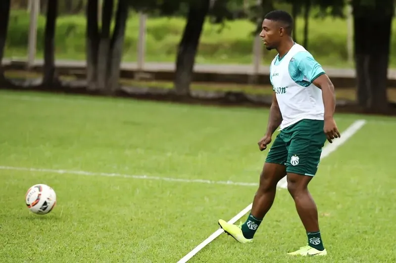 Douglas Skilo atuou nesta temporada pelo Voltaço e foi treinado por Rogério Corrêa