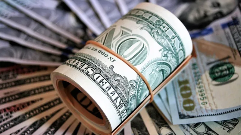 O dólar teve forte alta de 1,74% e fechou cotado a R$ 5,154 nesta terça-feira (3)