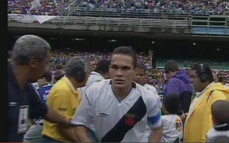 Alex era titular da equipe, quando o Vasco sagrou-se campeão carioca em 2003